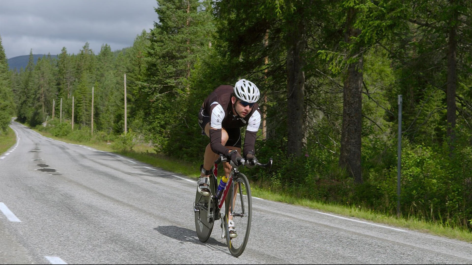 WE关键比赛逆转获胜，梁靖昆逆转比赛的关键